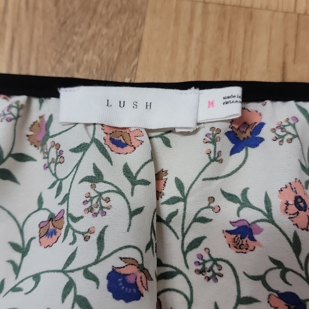 LUSH Boho Floral Tie Top - Picture 9 of 9